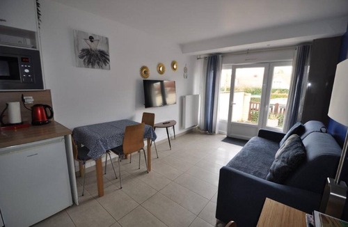 Montevrain House | Apartment with garden for 4 people, Close to Disney.