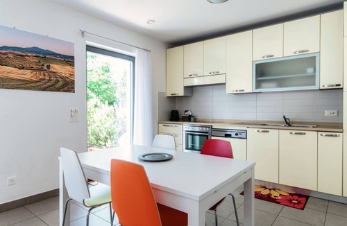 Losone Apartment | Apartment with garden 5 mins from Ascona (Casa Mummi)