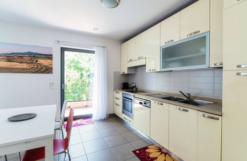 Losone Apartment | Apartment with garden 5 mins from Ascona (Casa Mummi)