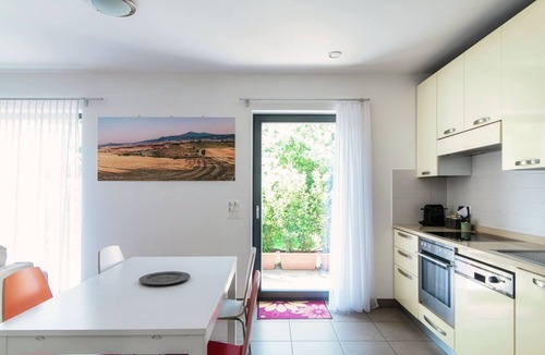 Losone Apartment | Apartment with garden 5 mins from Ascona (Casa Mummi)