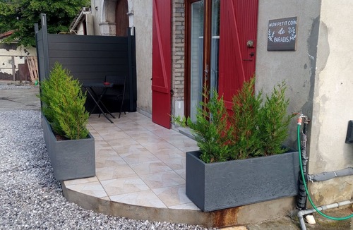 Puyoo Apartment | Apartment with garden and freestanding pool