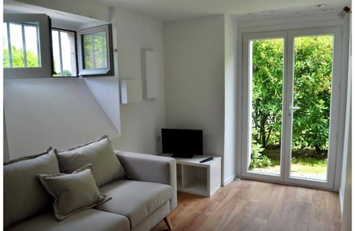 Ahetze Apartment | Apartment with garden