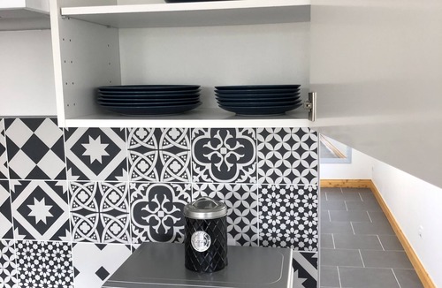 Isbergues Apartment | Apartment with garden