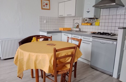 Bagneres-de-Luchon Apartment | Apartment with garden view Special curist rate