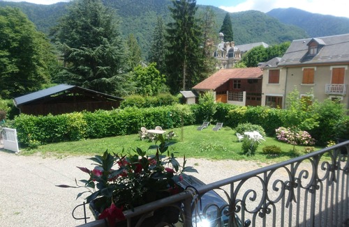Bagneres-de-Luchon Apartment | Apartment with garden view Special curist rate