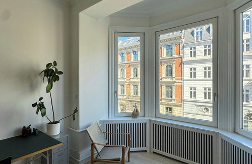 København V Apartment | Apartment with high ceilings in Frederiksberg