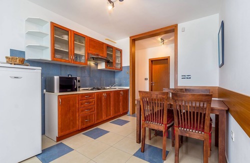 Valtura Apartment | Apartment with large pool, table tennis and table football