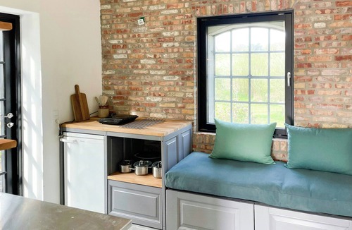 Hoeve Strand Apartment | Apartment with lovely views in Veddinge Bakker