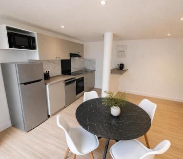 Cholet Apartment | Apartment with outdoor space