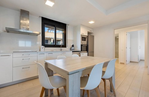 Torredembarra Apartment | Apartment with pool and parking 2min beach