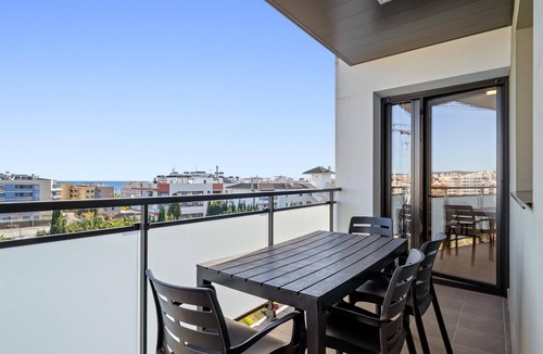 Torredembarra Apartment | Apartment with pool and parking 2min beach