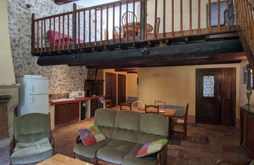 Lasalle Apartment | Apartment with panoramic terrace and river access