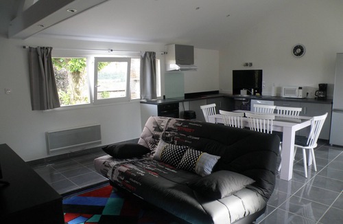 Aydat Apartment | Apartment with panoramic view of Lake Aydat