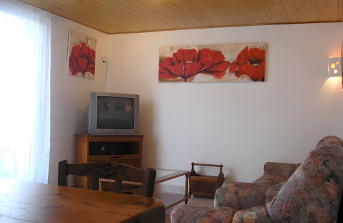 Grust Apartment | Apartment with Panoramic View in a Picturesque Mountain Village
