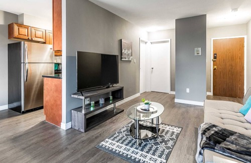 Rosedale Apartment | Apartment with Patio - Near DT Hamilton!