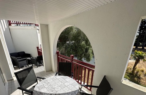 Le Pouliguen Apartment | Apartment with pool close to the sea
