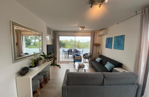 La Pompignane Apartment | Apartment with Pool and Terrace in Montpellier