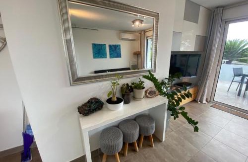 La Pompignane Apartment | Apartment with Pool and Terrace in Montpellier