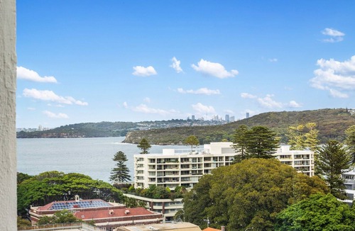 Manly Apartment | Apartment with Pool Access, a minute to the Beach