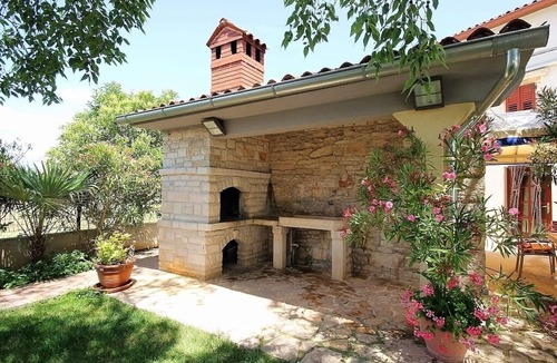 Krnica Apartment | Apartment with pool, air conditioning, WiFi