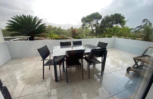 La Pompignane Apartment | Apartment with Pool and Terrace in Montpellier