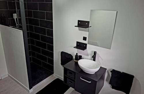 Berlaimont Apartment | Apartment with private cinema room