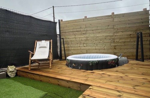 Cottenchy Apartment | Apartment with private spa