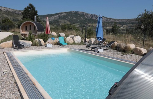 Mevouillon Apartment | Apartment with Private Terrace