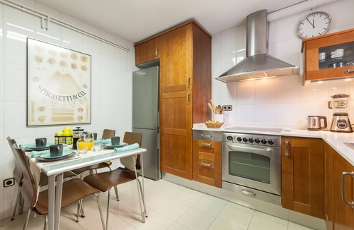 Canet de Mar Apartment | Apartment with Sea View, Shared Saltwater Pool, and Wi-Fi