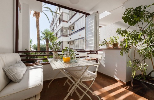 Canet de Mar Apartment | Apartment with Sea View, Shared Saltwater Pool, and Wi-Fi