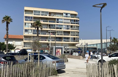 Le Port Apartment | Apartment with sea view - 4 guests