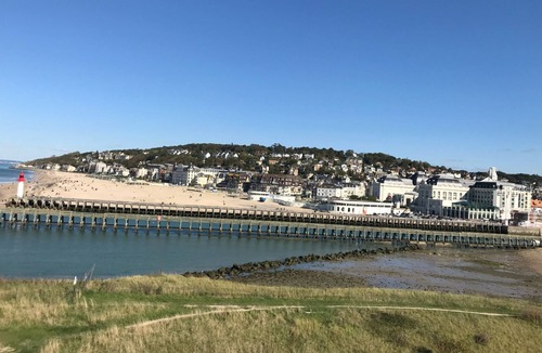 Deauville Apartment | Apartment with sea view, 5 minutes' walk from the beach.