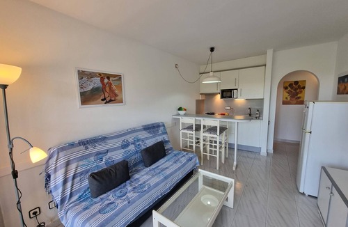 Pedrinya Apartment | Apartment with sea view terrace and pool 50m from the beach