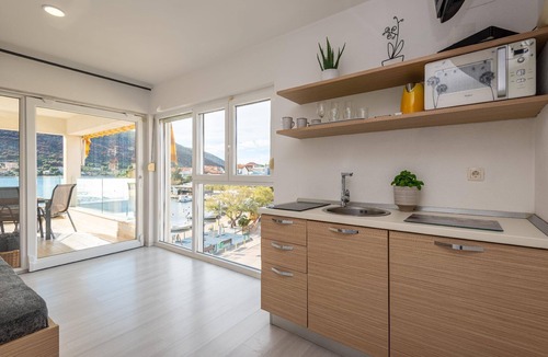 Grebastica Apartment | Apartment with Sea View - Adults Only