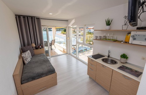 Grebastica Apartment | Apartment with Sea View - Adults Only