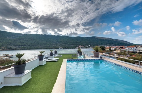 Grebastica Apartment | Apartment with Sea View - Adults Only