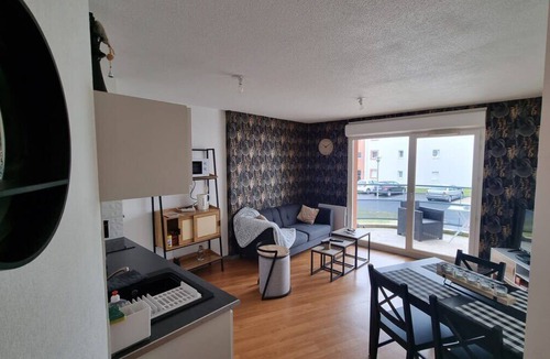 Ploumagoar Apartment | Apartment with Secure Parking