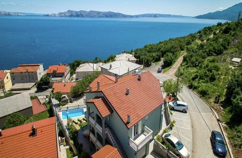 Senj Apartment | Apartment with shared swimming pool