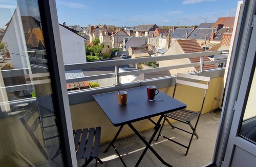 Ouistreham Apartment | Apartment with south-facing balcony - 200 m from the beach - Thalasso - Casino