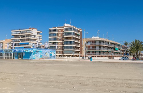 Santa Pola Apartment | Apartment with Stunning Sea Views, Balcony and Wi-Fi