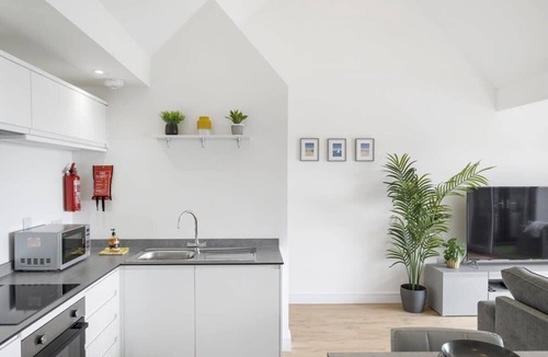 Torquay Apartment | Apartment with Stunning Sea Views, Private Parking