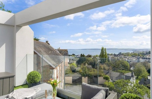 Torquay Apartment | Apartment with Stunning Sea Views, Private Parking