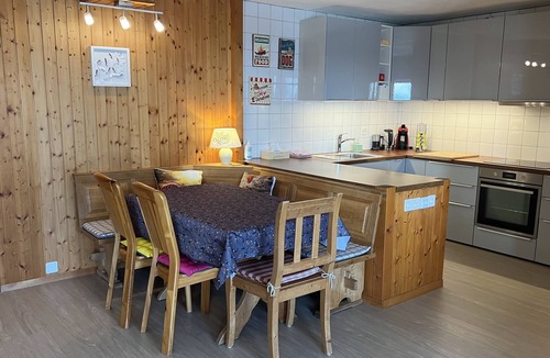 Leysin Apartment | Apartment with stunning view and garden.