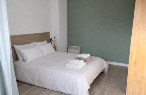 Batz-sur-Mer Apartment | Apartment with swimming pool in Le Pouliguen
