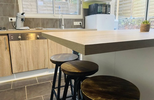 La Crau Apartment | Apartment with swimming pool view