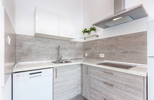 Dramalj Villa | Apartment with swimming pool near sea