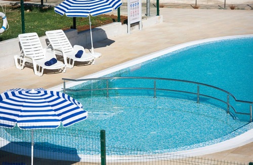 Cove Tri Zala (Zrnovo) Apartment | Apartment with swimming pool