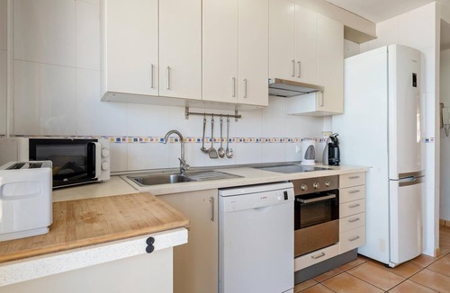 Torredembarra Apartment | Apartment with terrace and frontal sea views