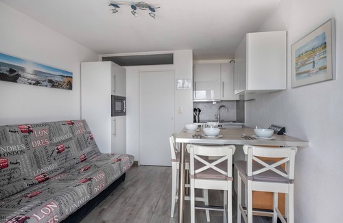 Saint-Marc-sur-Mer Apartment | Apartment with terrace and sea view - 30m from the beach