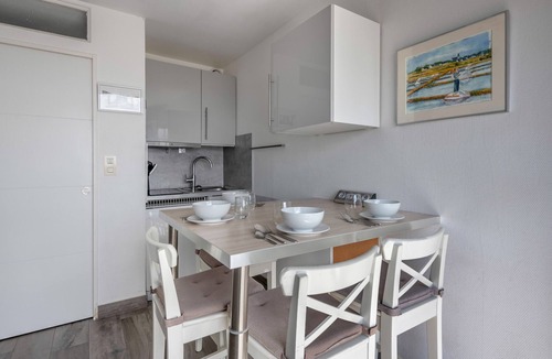 Saint-Marc-sur-Mer Apartment | Apartment with terrace and sea view - 30m from the beach